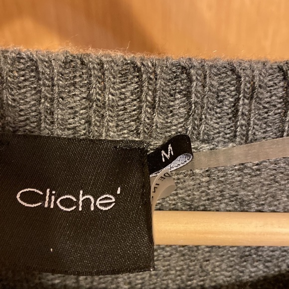NWT Cliche women sweater with long pleated sleeves.Size M. Made in China. - Picture 2 of 2